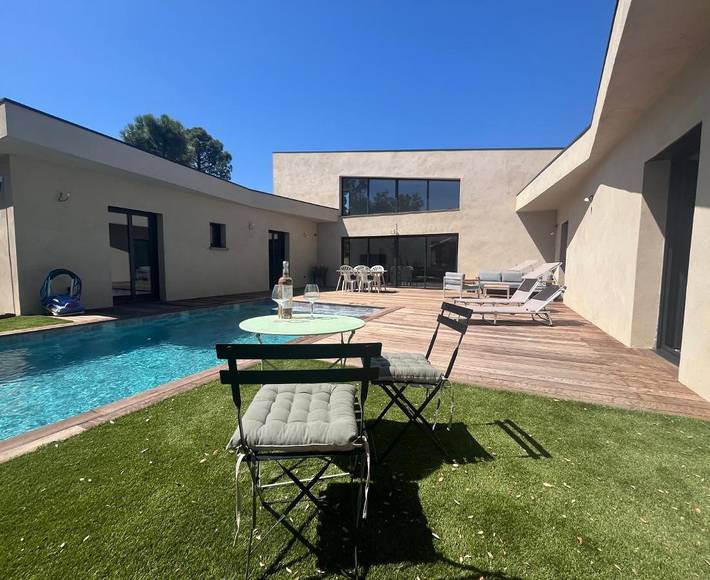 Chambre d’hôte pour 2 personnes, avec Terrasse ainsi que Jardin et Piscine à Zonza