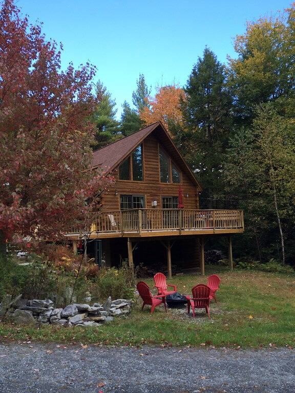 Vacation house for 6 people, with yard, with pets in Maine