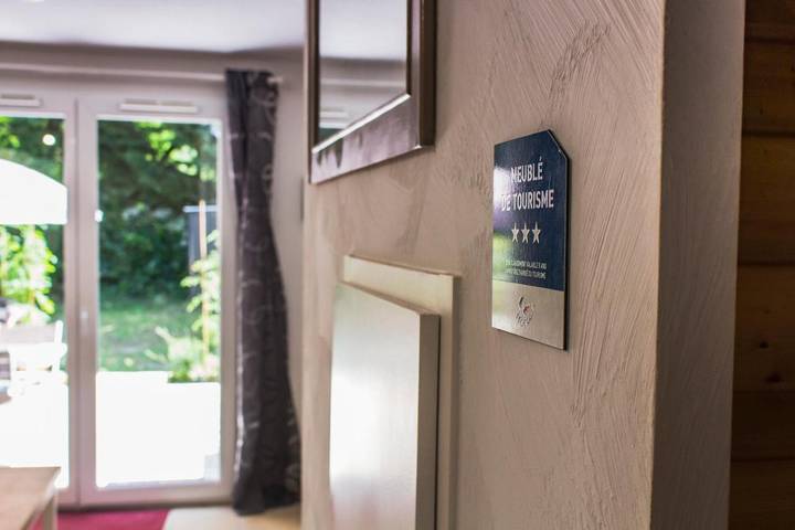 Location de vacances pour 5 personnes, avec jardin ainsi que vue et piscine, animaux acceptés à Barbaste - 3