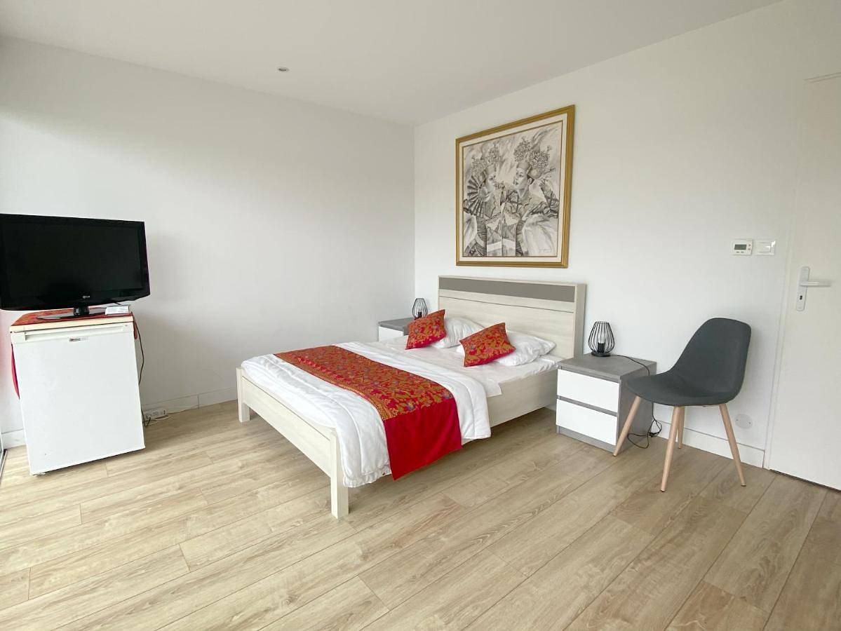 Deluxe Double Room in Mimizan, Côte d’Argent
