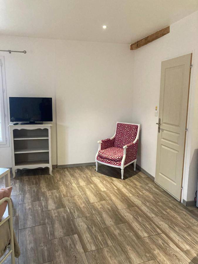 Studio Apartment in Amfreville-sur-Iton, Région de Les Andelys