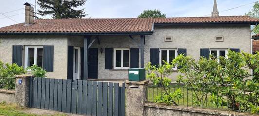Gîte pour 6 personnes, avec vue ainsi que jardin et terrasse à Rion-des-Landes