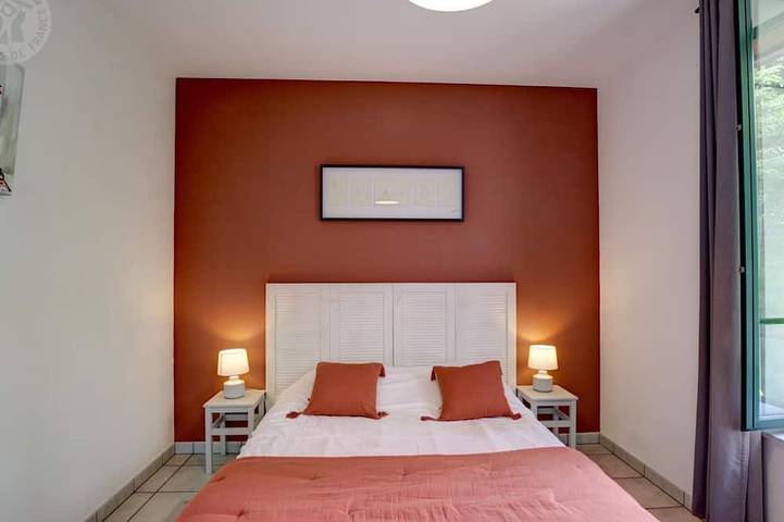 Gîte pour 6 personnes, avec jardin ainsi que sauna et piscine dans Saint-Just-la-Pendue - 2