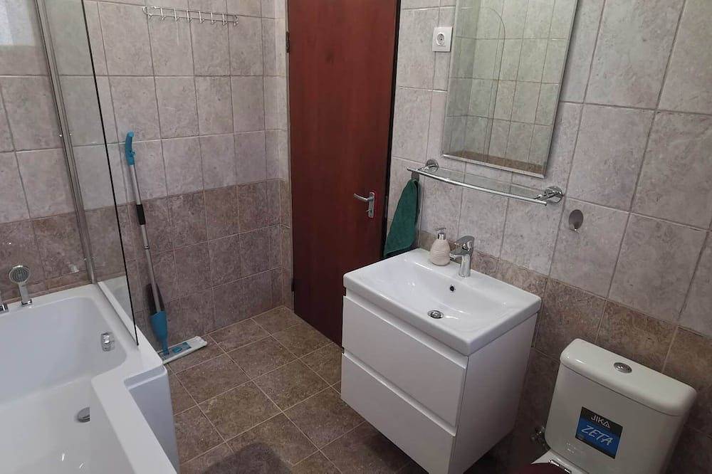 Cozy and well-kept apartment in a quiet location for 6 people in Balatonalmadi, Plattensee nordufer