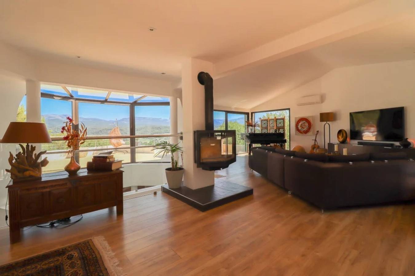 Magnífica Villa – La Villa Blanc in Tourrettes, Region de Draguignan