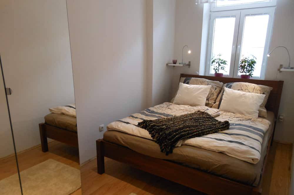 Entire apartment, 2bedroom Family Home, Air-Conditioning, Cable Tv, Wifi, Metro in Vienna, Donau Niederösterreich