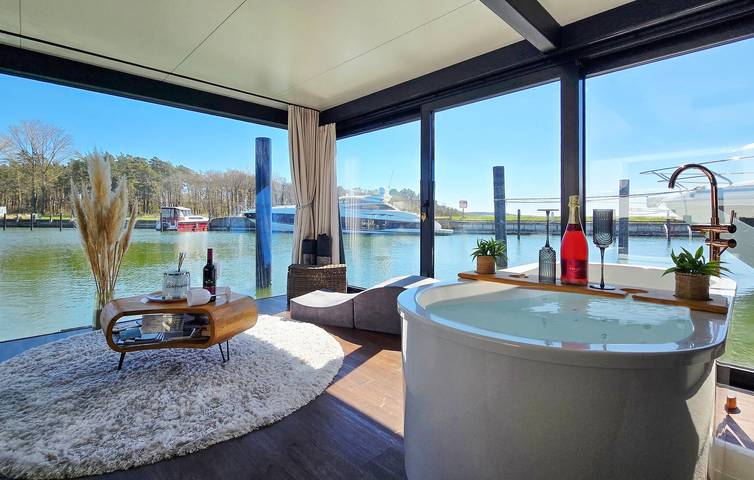 Ferienhaus für 3 Personen, mit Terrasse und Whirlpool sowie Sauna und Seeblick in Sagard - 4