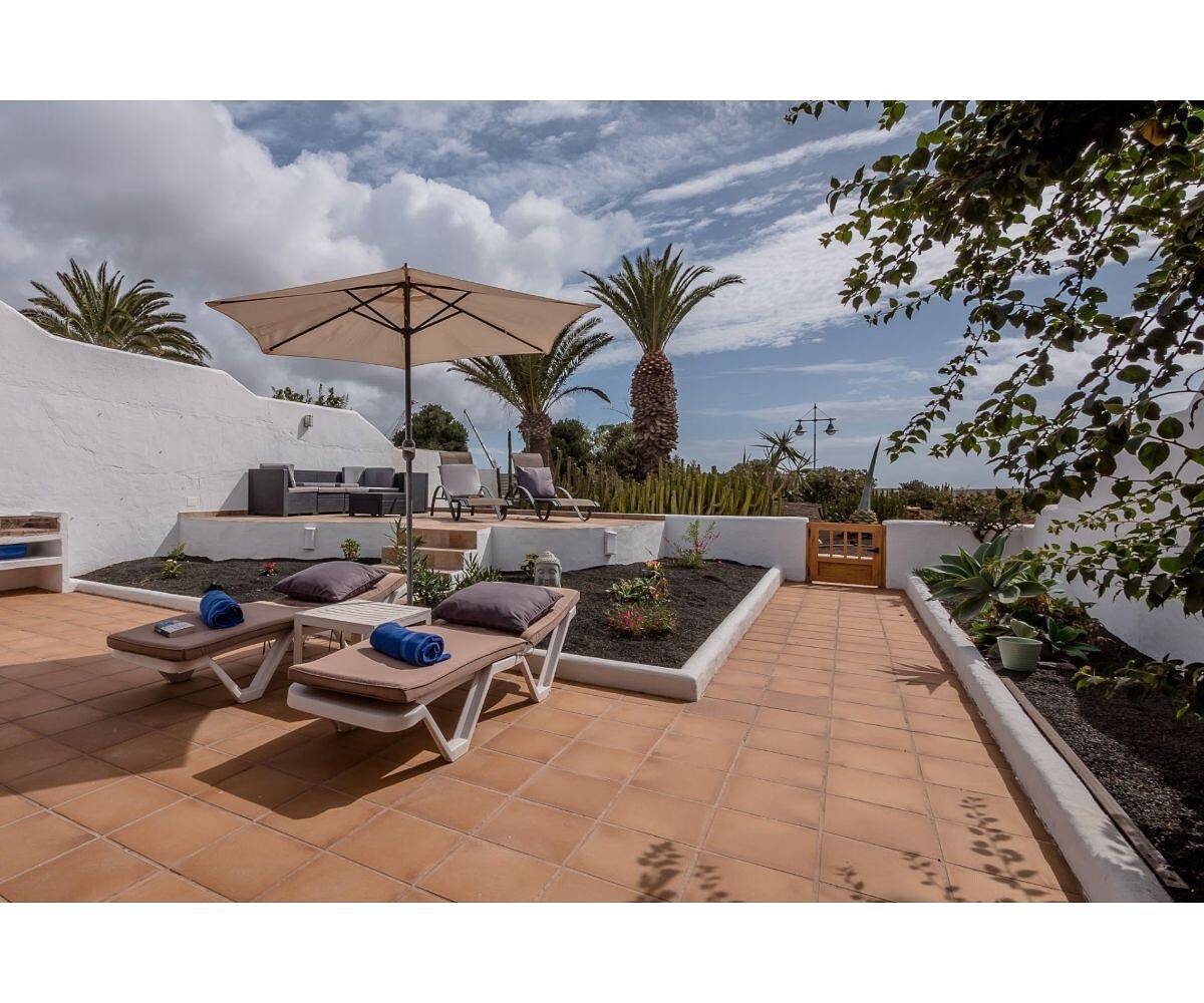 Ferienhaus Puerto Chico Y mit Meerblick, Pool, Garten, Terrasse und Wlan in Playa Blanca, Yaiza