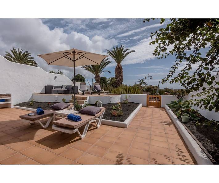Ferienhaus Puerto Chico Y mit Meerblick, Pool, Garten, Terrasse und WLAN in Playa Blanca, Yaiza