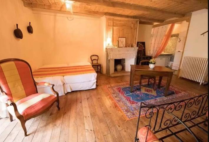 Cottage pour 2 personnes, avec jacuzzi et jardin à Landeyrat