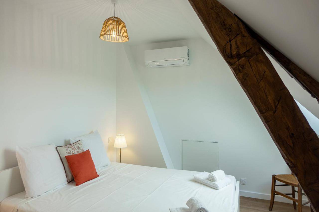 Grande Maison Familiale Climatisée - à seulement 15mn d'Orléans - 5 chambres - 8 lits - Maison classée meublé de tourisme 3 étoiles in Sandillon, Sologne