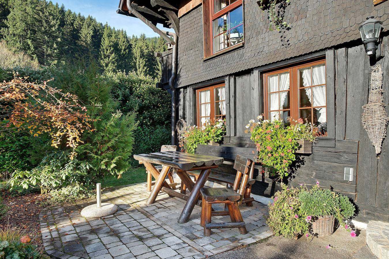 Ganze Wohnung, Apartment 'Haus Steinhäusle - 2 Fewos' mit Bergblick, privater Terrasse und Wlan in Vöhrenbach, Mittlerer Schwarzwald
