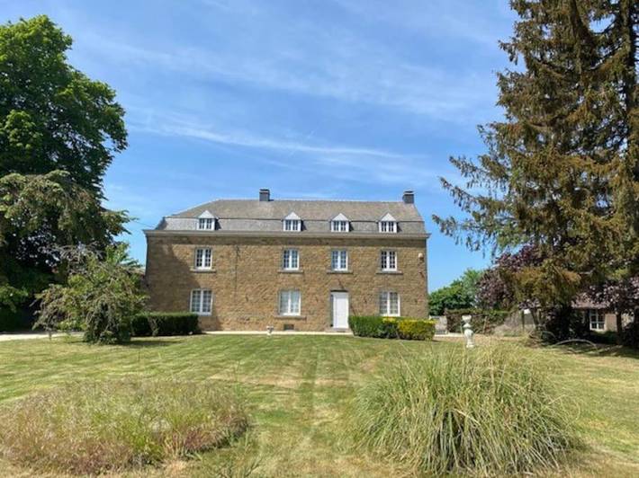 Location de vacances pour 9 personnes, avec vue ainsi que sauna et jardin à Ohey