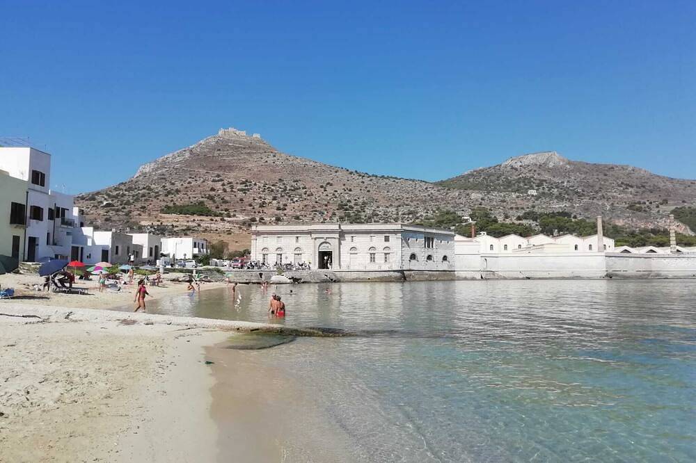 Entire apartment, Orange apartment 🍊 in Favignana City, Favignana