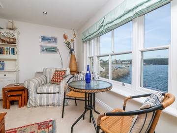 Log Cabin for 4 People in St Mawes, Cornwall, Photo 3