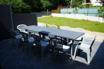 Location de vacances pour 8 personnes, avec terrasse et jardin à Bohars