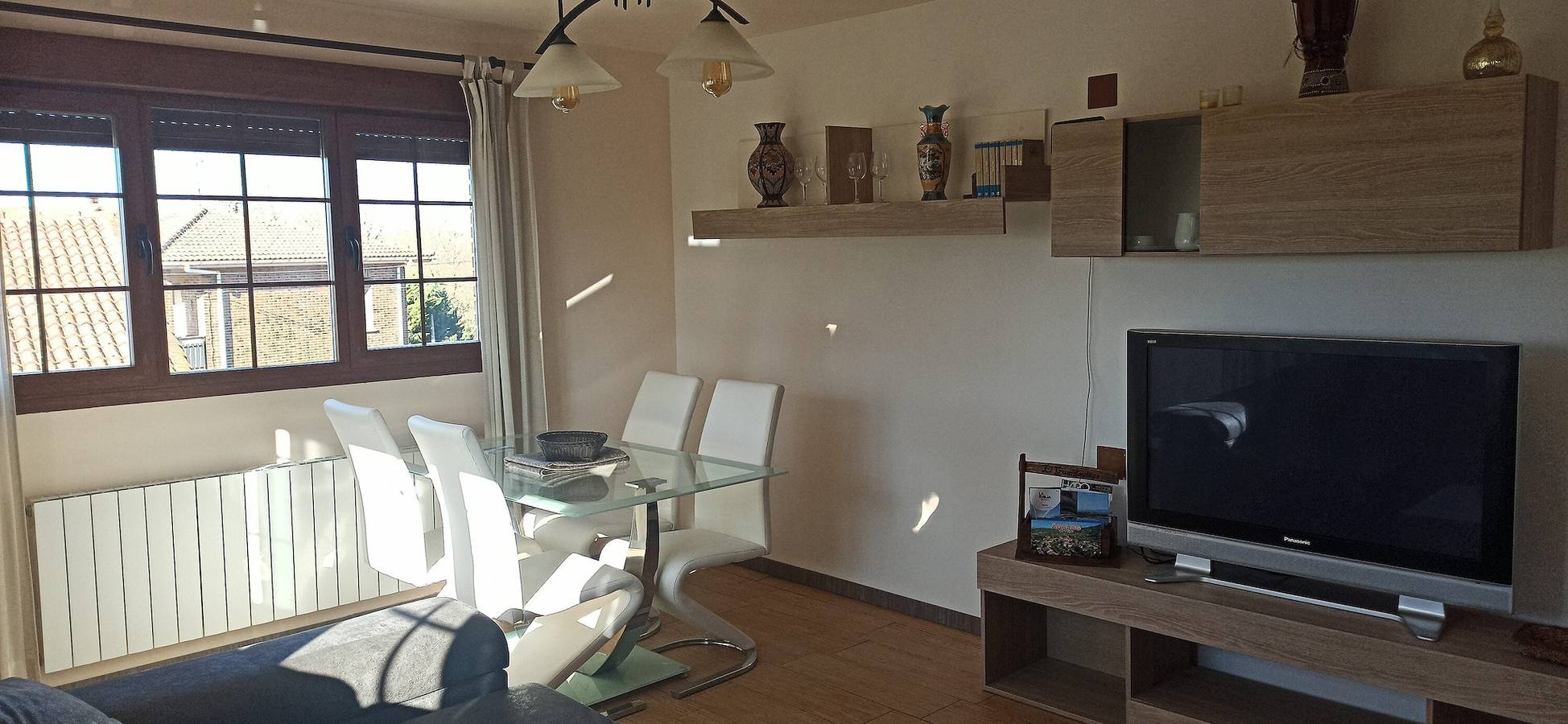 Apartamento entero, Apartamento 'El Guardaviñas Centenales' con vistas a la montaña, terraza compartida y Wi-Fi in Ábalos, Provincia de La Rioja