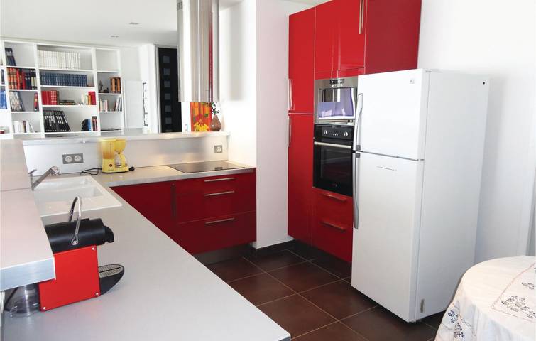Ganze Ferienwohnung, Gemütliches 100m² Apartment mit AC, TV & WiFi, 2km zum Plage des Cabanes in Sauvian, Mittelmeerküste (Frankreich)