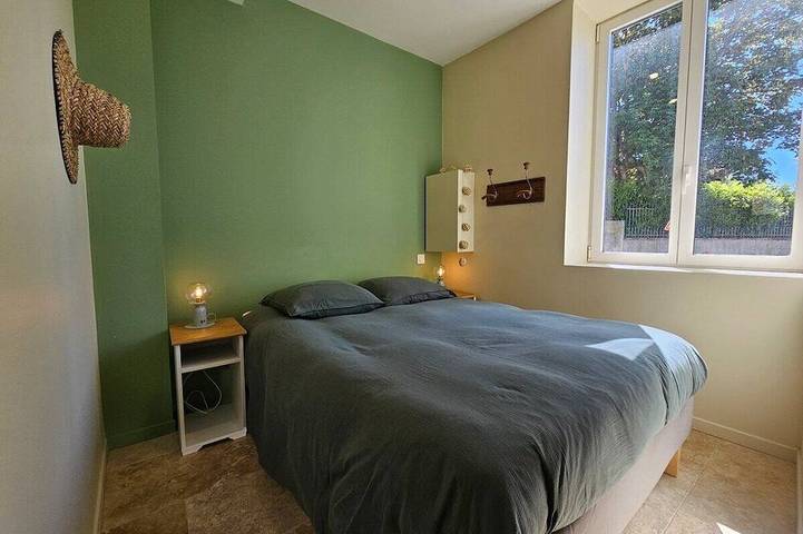 Gîte pour 4 personnes, avec jardin à Genas - 2