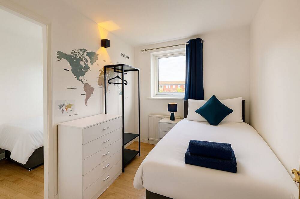 Stoke Mandeville House | Sleeps up to 6-8 in Aylesbury, Chiltern Hills