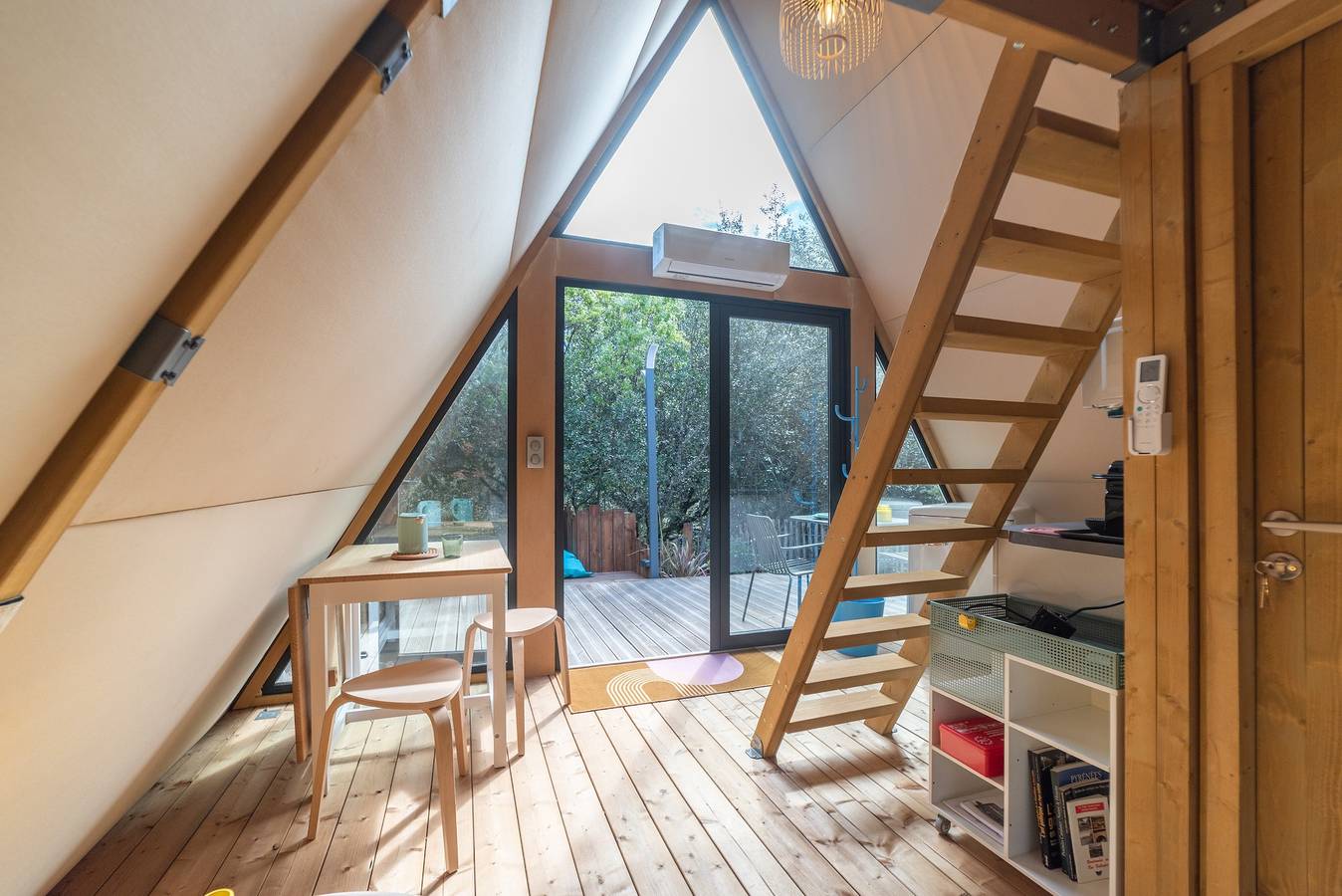 Tipi Lodge Glamp Marguerite con baño nórdico, terraza privada y aire acondicionado in Le Boulou, Costa mediterránea (Francia)