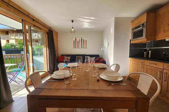 Gîte pour 4 personnes, avec piscine et balcon dans Office De Tourisme De Samoens