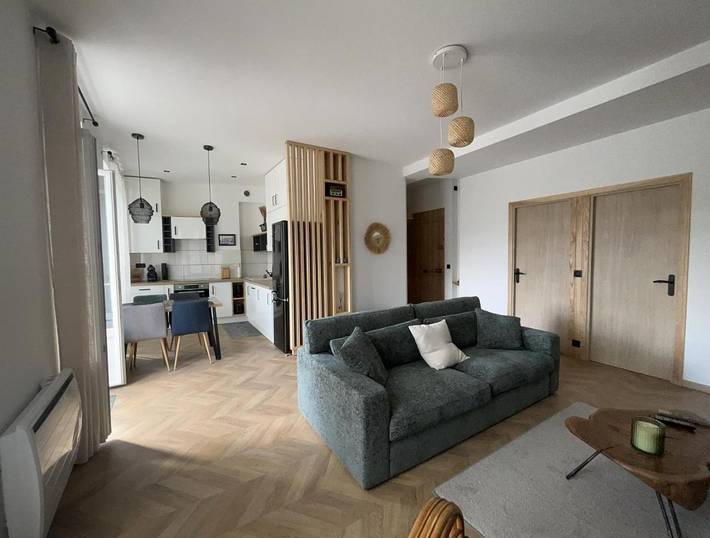 Location de vacances pour 4 personnes, avec Balcon ainsi que Terrasse et Vue à Bourgoin-Jallieu