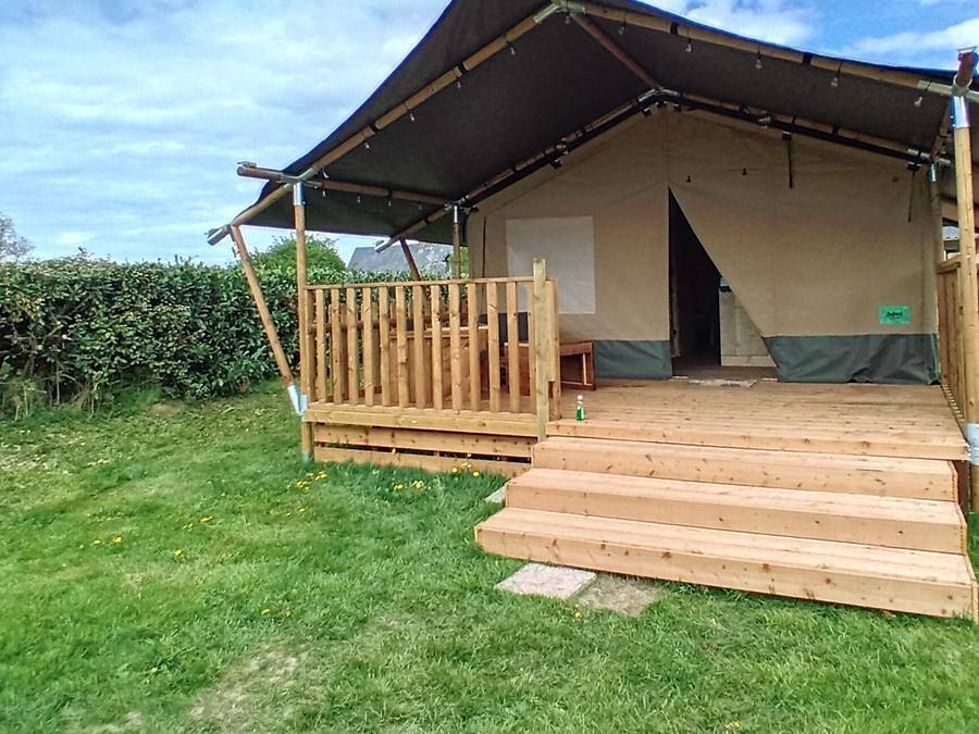 Camping Ushuaïa Villages - Les Pommiers Pays d'Auge - Tienda de lona y madera 4 personas - Woody 25 Confort Tienda Safari Lodge in Saint-Pierre-de-Cormeilles, Región de Bernay