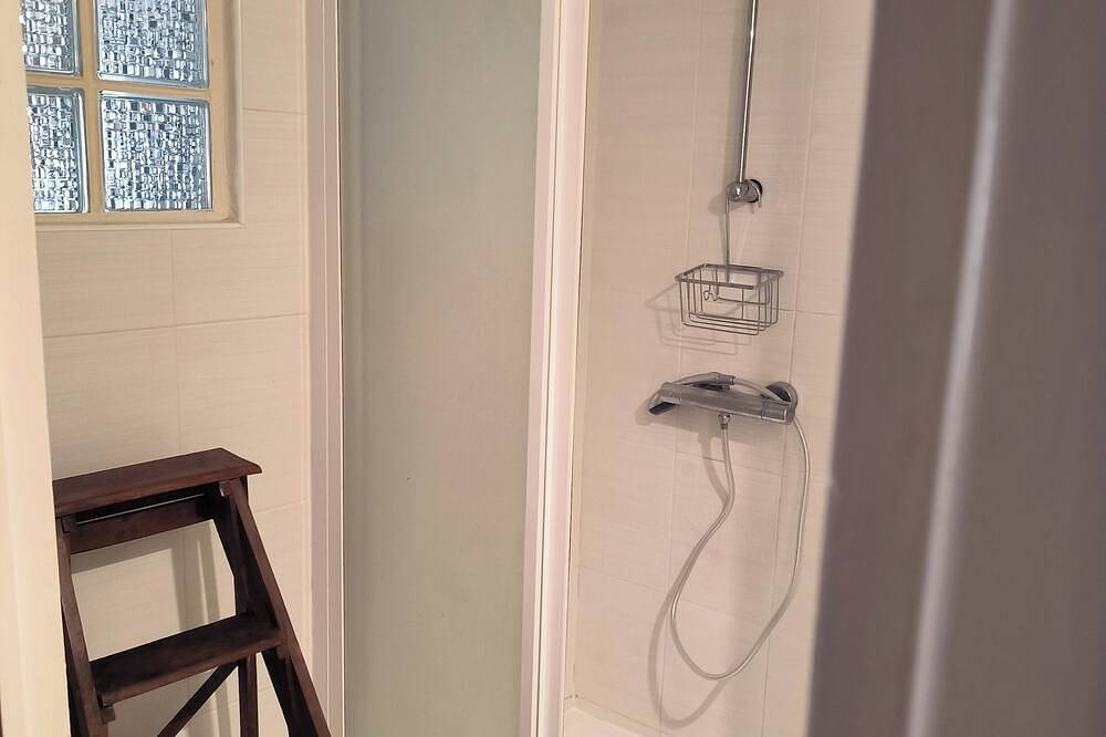 Apartamento entero, Le Nidyssoire in the heart of Issoire with Spa in summer and winter in Issoire, Parque Natural Regional Livradois-Forez