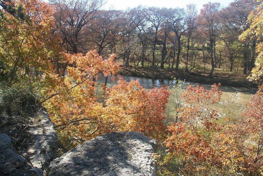 Charming Riverfront Cottage auf 25 Acres W / Tief Swimming Hole in Wimberley, Hays County