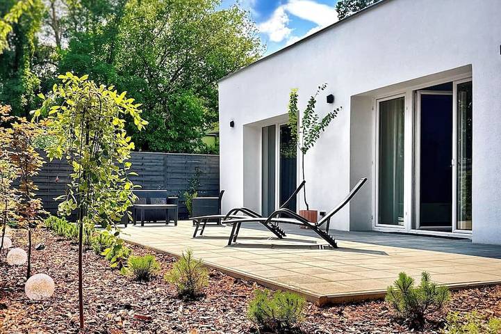 Ferienhaus für 8 Personen, mit Whirlpool und Garten, mit Haustier