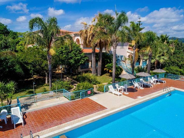 Location de vacances pour 6 personnes, avec jardin et piscine dans Cardedu - 4