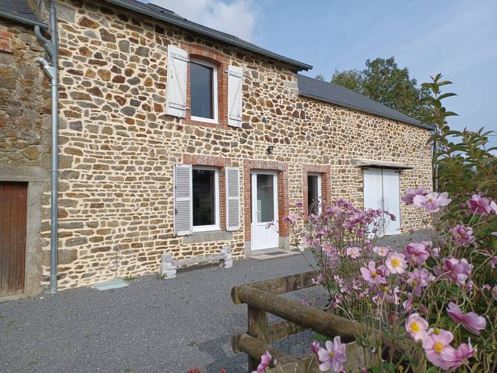 Gîte pour 4 personnes, avec Terrasse et Jardin à La Rochelle-Normande