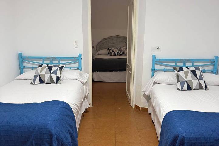 Eufemia Country House, a family-friendly property with a pool and private garden (pet-friendly) in Arenales de San Gregorio, Comarca de la Mancha