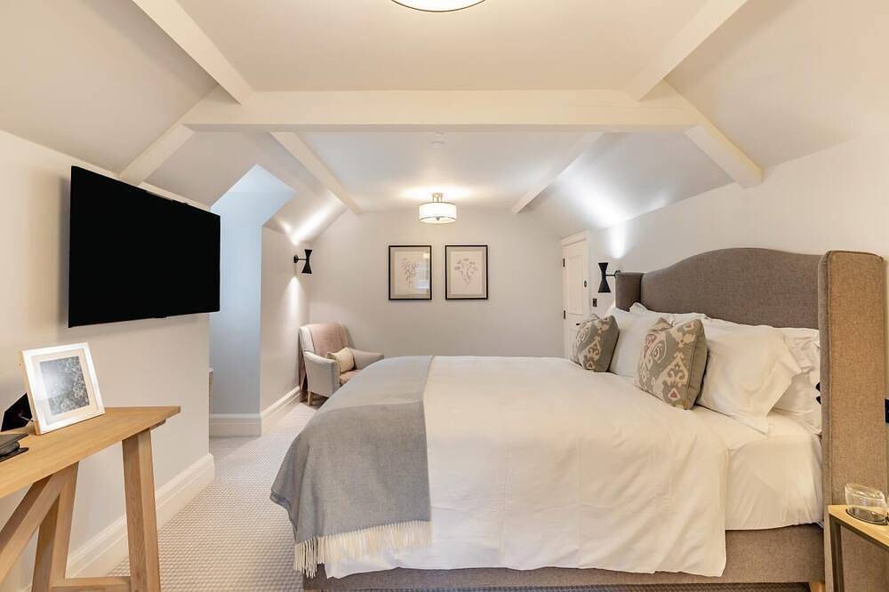 4 Bed in Bray (oc-l32609) in Berkshire