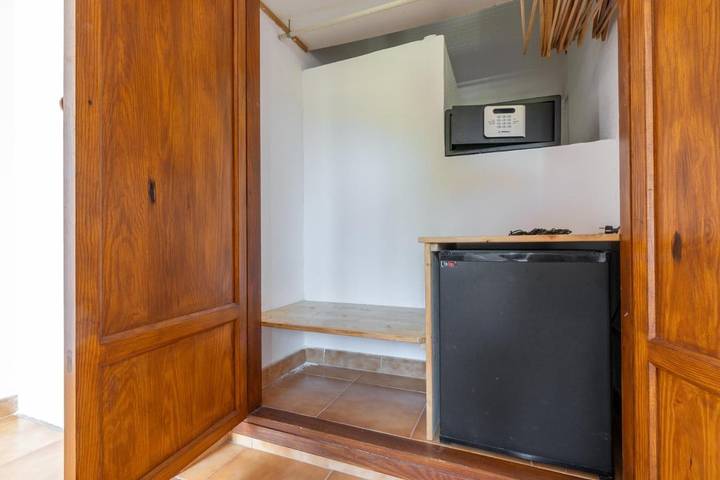 Maison d’hôte pour 2 personnes, avec bassin pour enfant ainsi que piscine et jardin à Santa Eulària des Riu - 2