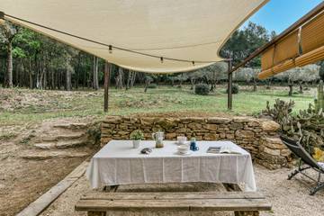 Casa Rural para 2 Personas en Madremaña, Gironés, Foto 1
