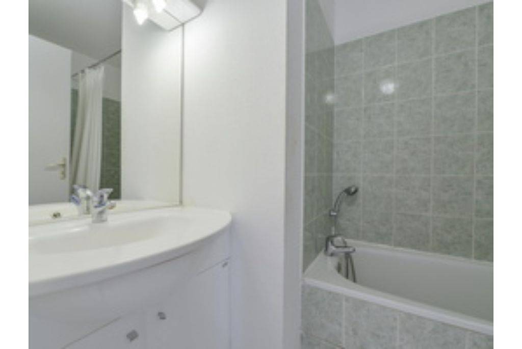 Appartement entier, Sun Hols Les Rives du Lac M4D8  in Saint-Saturnin-lès-Avignon, Vaucluse
