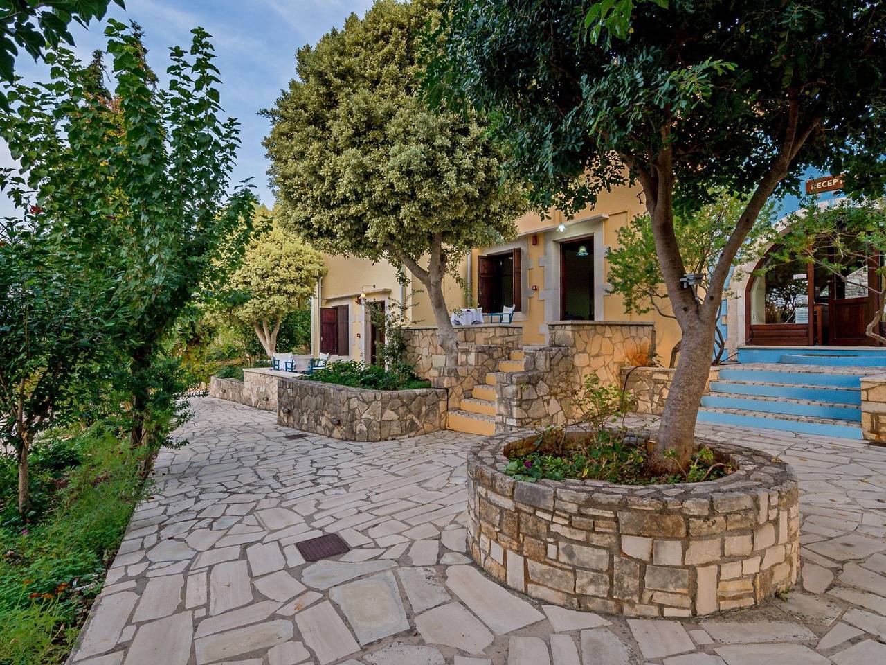 Ganze Wohnung, Mit Terrasse und Balkon in Douliana, Vamos