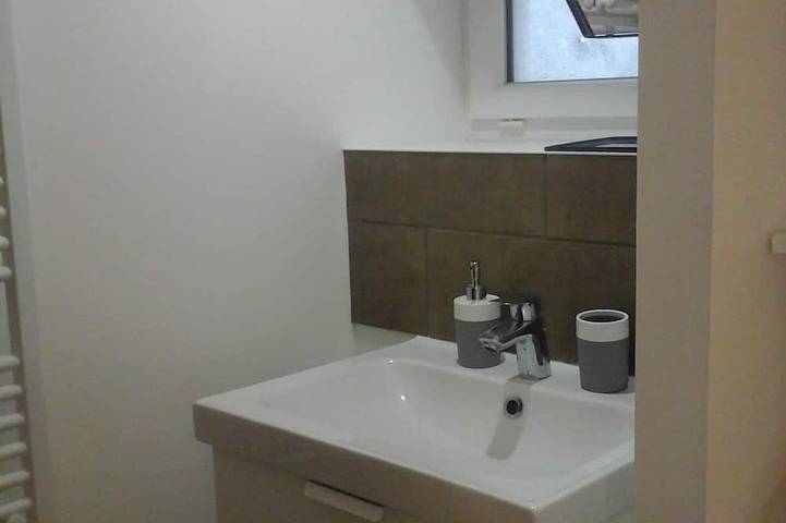 Entire apartment, Cottage with terrace and parking. in Blois, Blois region