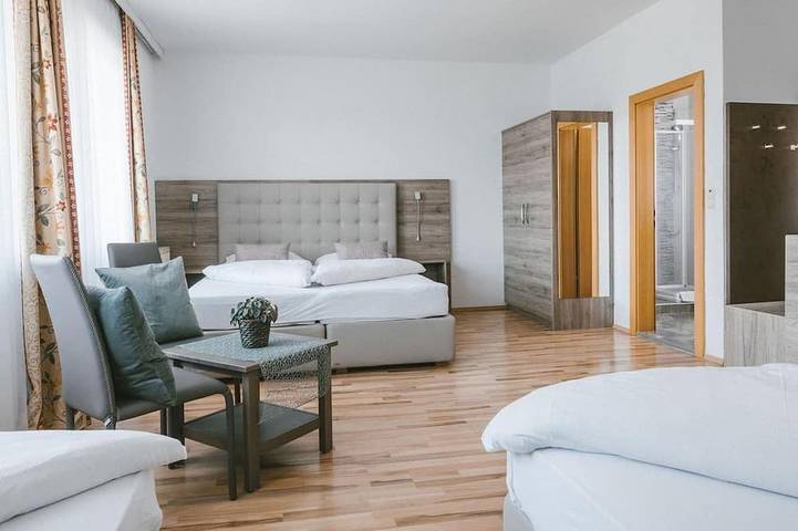 Hotel Garni Vierbettzimmer Du/Wc - Hotel-Johannes-Zeche Tauber in Illmitz, Neusiedlersee-Hügelland