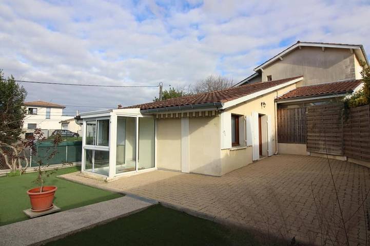 Location de vacances pour 3 personnes à Sallebœuf