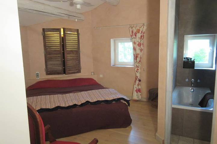 Location de vacances pour 6 personnes, avec jardin et terrasse à Tavel - 2