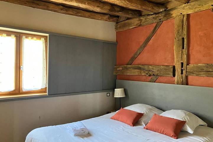 Gîte pour 4 personnes, avec Terrasse à Montbeugny