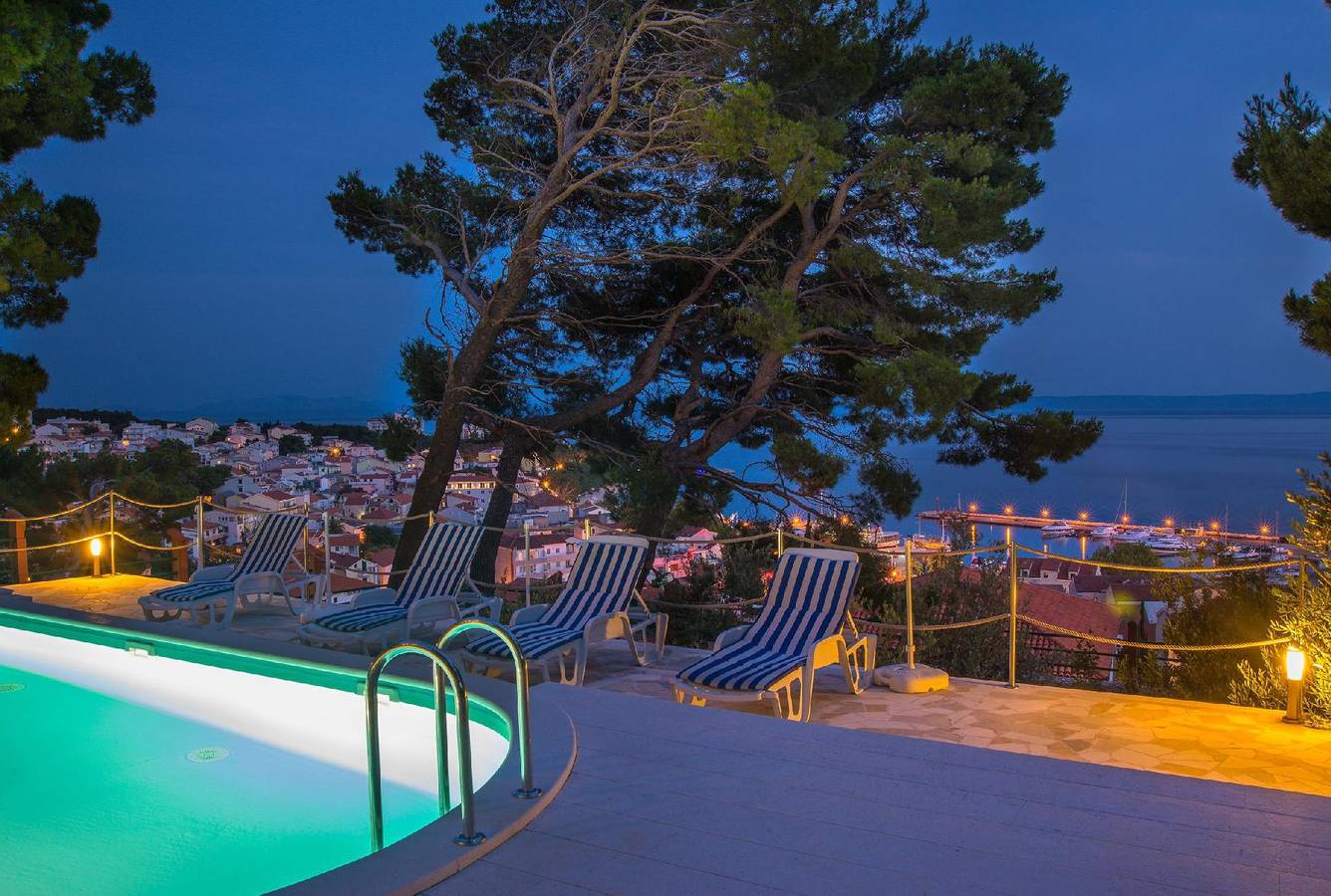 Ganze Ferienwohnung, Ferienwohnung für 5 Personen mit Garten in Baska Voda, Makarska Riviera