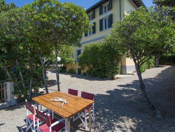 Ferienhaus für 9 Personen, mit Terrasse und Garten in Livorno