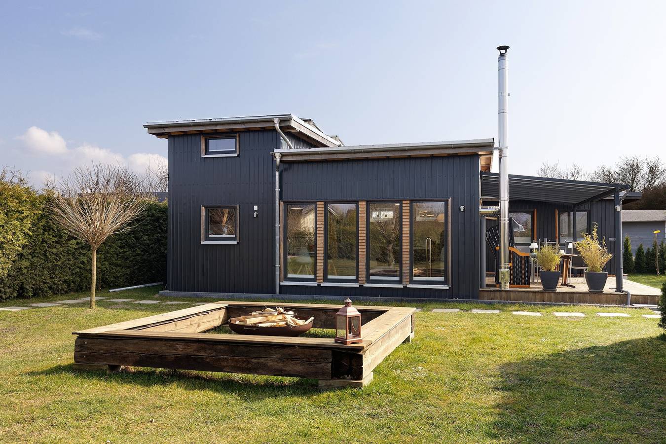 Holiday Home 'Happy-Nest' sauna pool air conditioning Wi-Fi fireplace barbecue in Glien, Ruppiner Seenland
