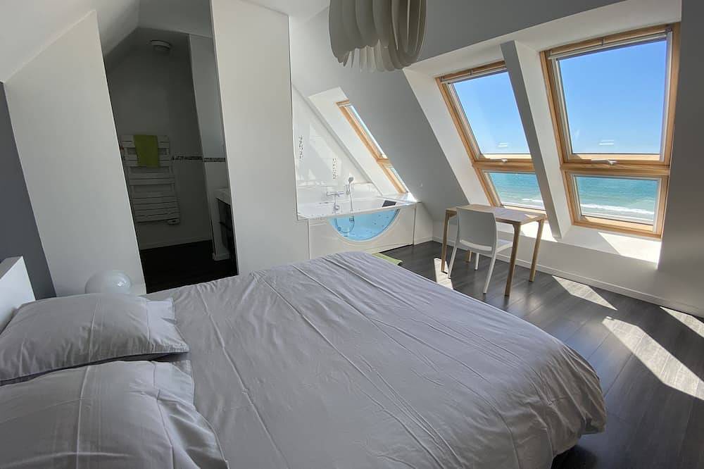 Casa de vacaciones en Plouescat, vista al mar, jacuzzi, directamente en la playa in Plouescat, Côte des Légendes