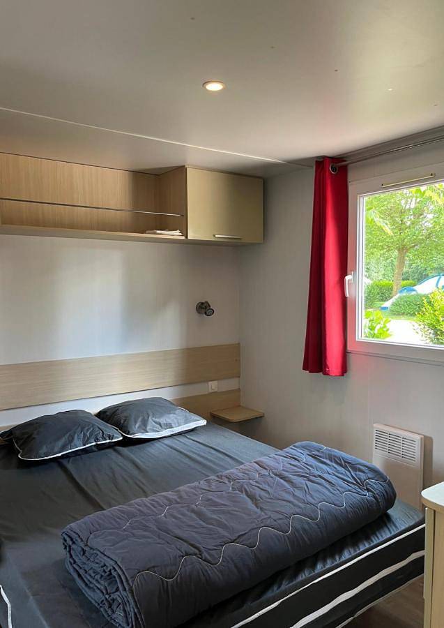 Location de vacances pour 2 personnes, avec Terrasse et Jardin ainsi que Piscine et Vue dans Ébreuil - 2