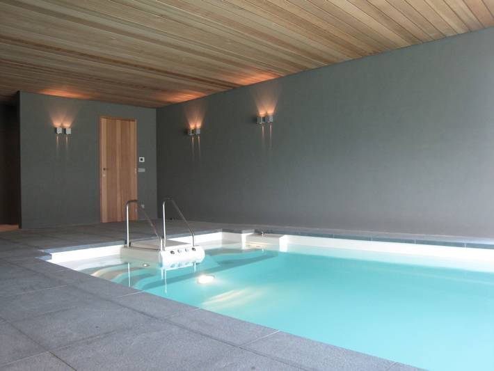 Location de vacances pour 18 personnes, avec Jardin ainsi que Piscine et Sauna à Beernem